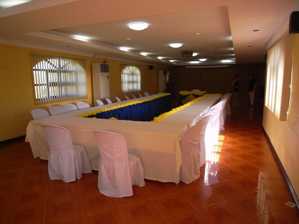 Marco Vincent Dive Resort Puerto Galera Exterior photo